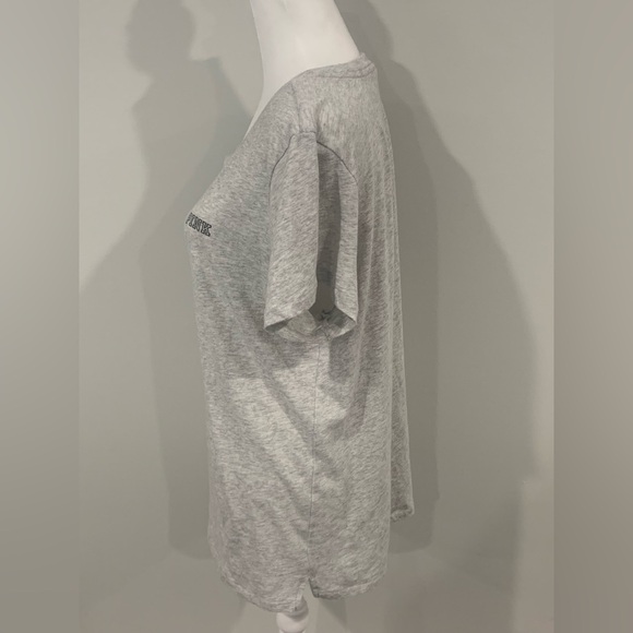 VS PINK tshirt - Picture 3 of 4